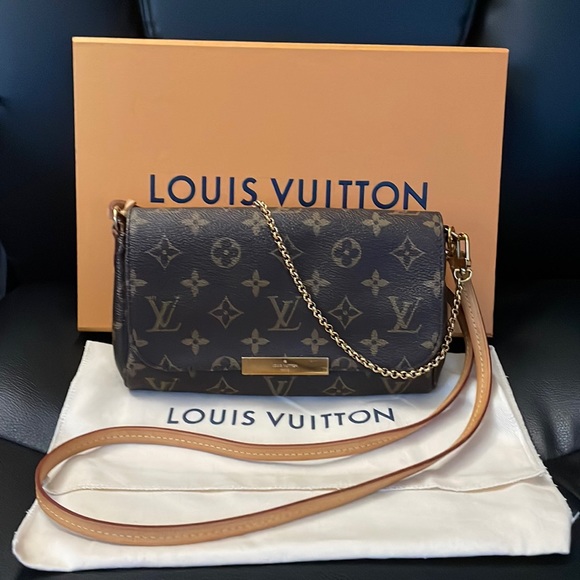 Louis Vuitton Handbags - Sold♥️♥️♥️Authentic Louis Vuitton Monogram Favorite PM♥️